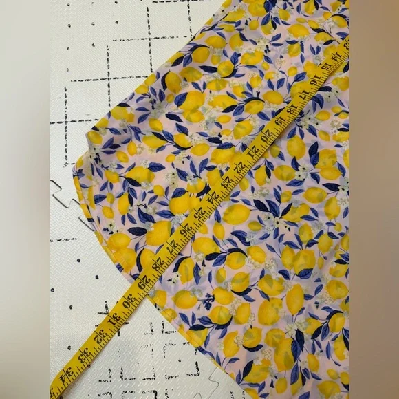 Ann Taylor Women's Lemon Blossom Camp Shirt Pale Petal L - Picture 4 of 6